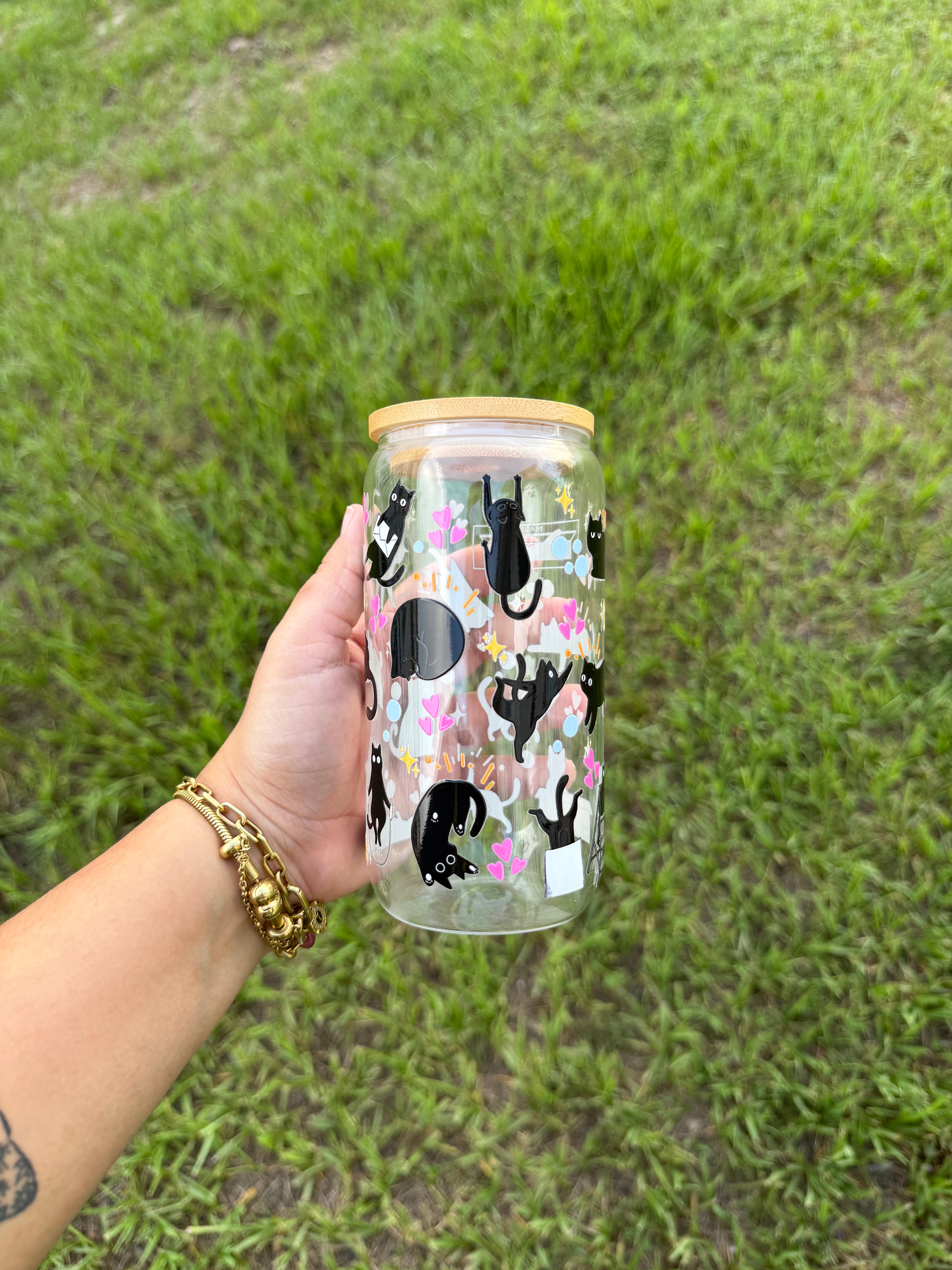 Vaso de Cristal Gato Negro Corazones 16 oz