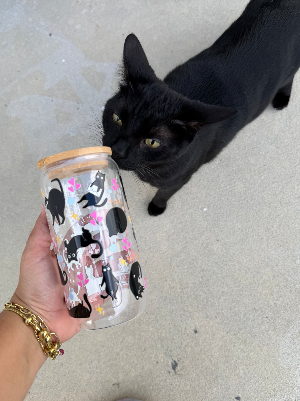 Vaso de Cristal Gato Negro Corazones 16 oz
